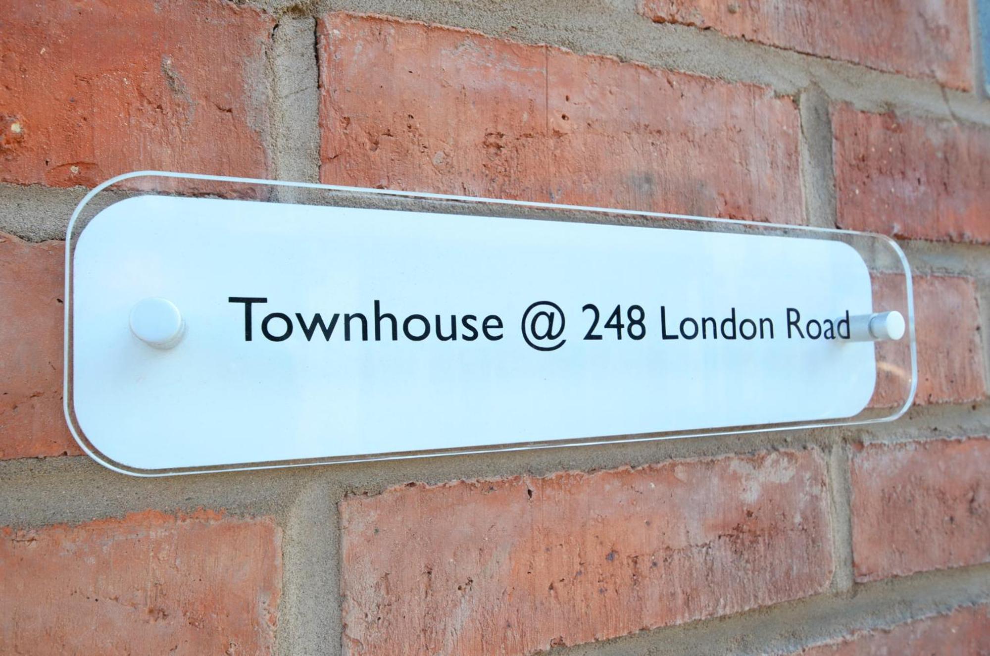 Townhouse Plus @ London Road Stoke 外观 照片